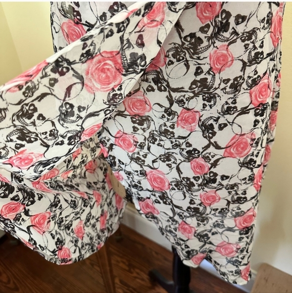 Skull sheer tulip-back tank - Picture 3 of 4